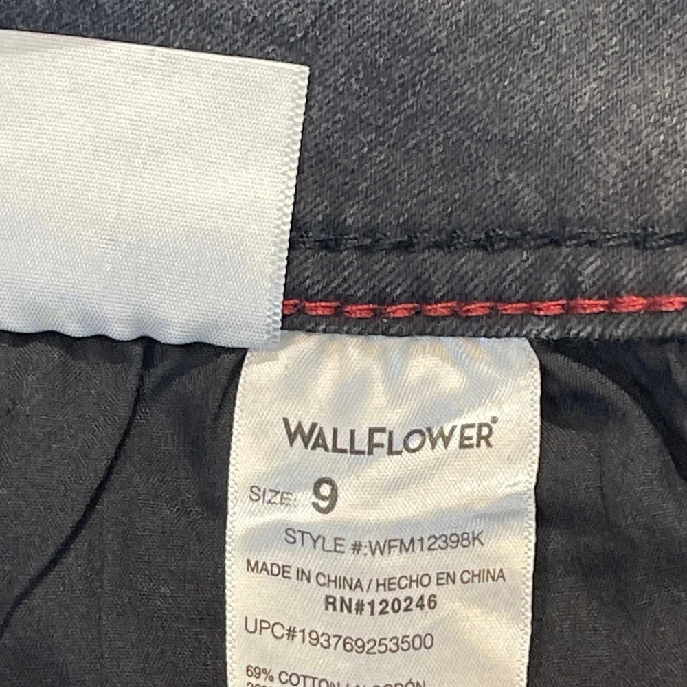 Wallflower Skinny FLIRTY CURVY HIGH RISE  Women's Charcoal High-Rise Jeans 9
